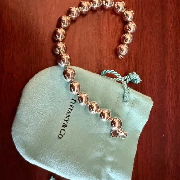 Tiffany & Co Hardware Bead Bracelet in Sterling Silver 10 mm 8.25 length - Picture 7 of 12